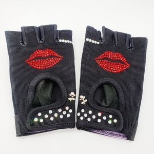 SWAROVSKI EMBELLISHED LIPS 💋EXERCISE LIFTING GLO…